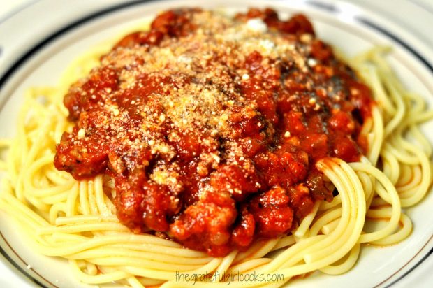 Easy Spaghetti Sauce with Italian Sausage / The Grateful Girl Cooks!