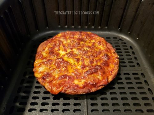 Air Fryer Cheesy Pan Pizza / The Grateful Girl Cooks!