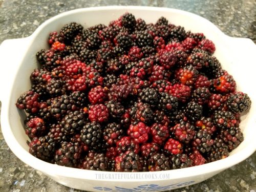 Blackberry Crisp (easy classic dessert) / The Grateful Girl Cooks!