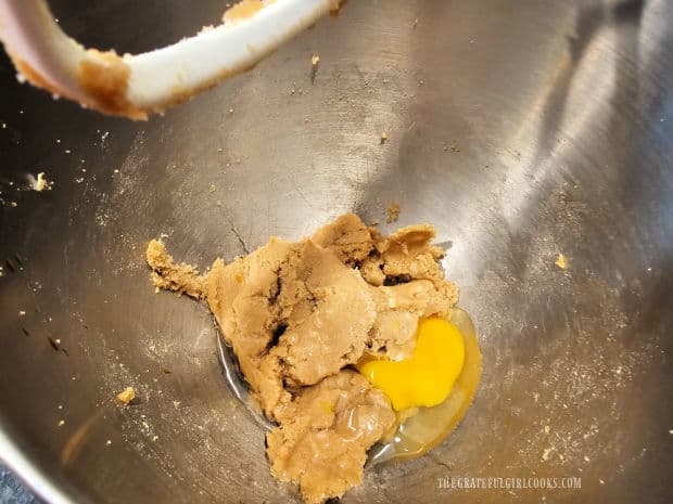 Egg, vanilla and corn syrup (or honey) are mixed into the dough.