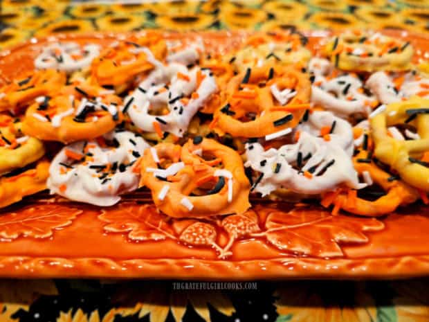 The pretzels, decorated with colored chocolate and sprinkles are served.